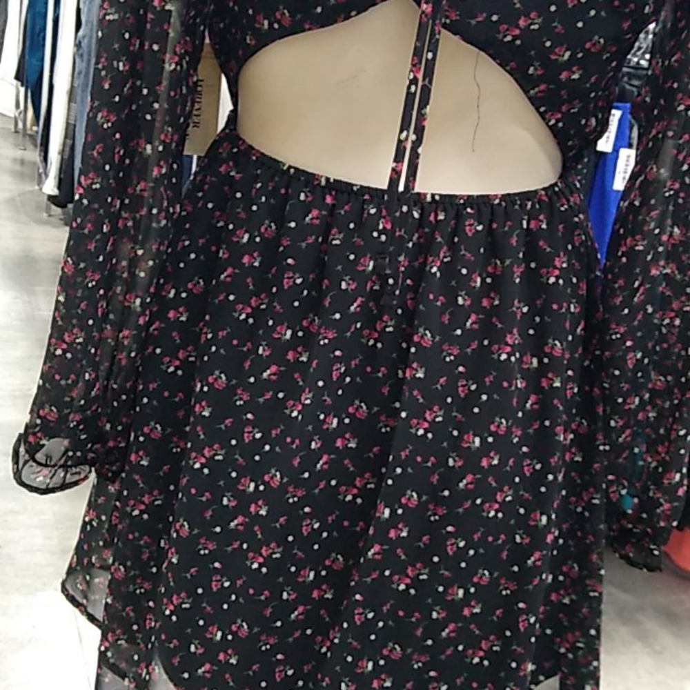 Dress - Picture 4 of 6